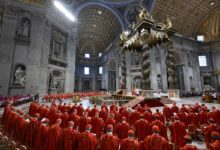Secondo giorno di Conclave, previste 4 votazioni